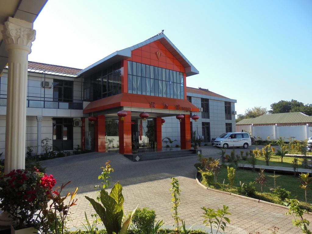 Golden Chopsticks Hotel Livingstone Buitenkant foto